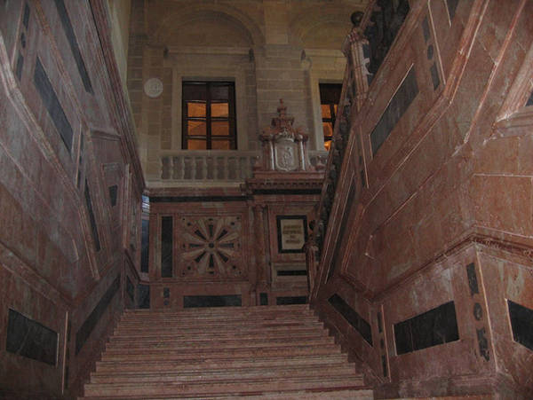 Лестница в архиве Индий