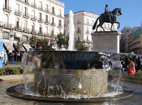 площадь Пуэрта-дель-Соль в Мадриде