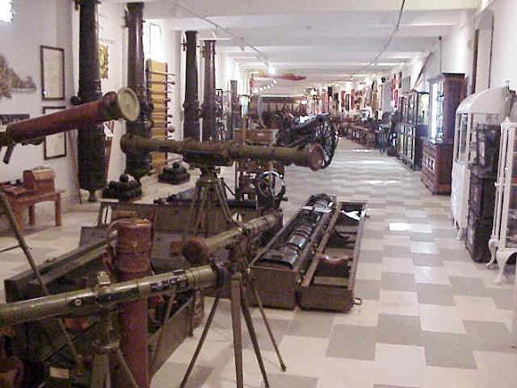 Экспонаты военного музея