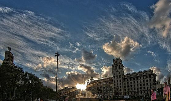 Фотография прекрасной площади Каталонии
